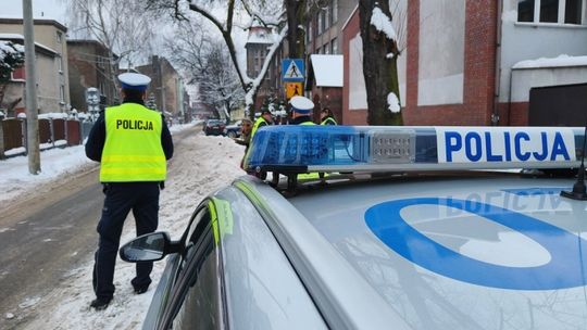 Bezpieczne przejście i skrzyżowanie - wspólna akcja edukacyjna policji, straży miejskiej i MZUiM