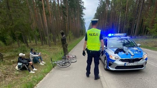 Chcieli nielegalnie przekroczyć granicę. Zatrzymali ich chorzowscy policjanci