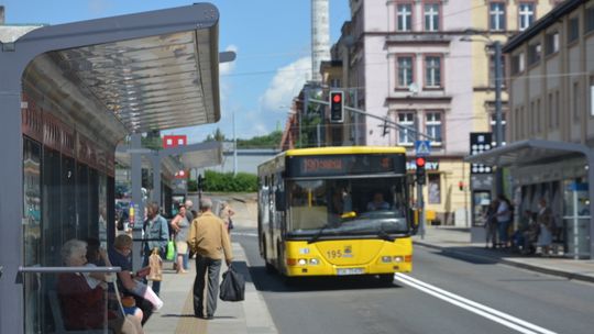 DZ: Autobusy z programu rządowego nie dla gmin Górnośląsko-Zagłębiowskiej Metropolii