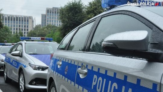 Flota śląskiej policji bogatsza o nowe hybrydy