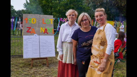 Geburstag w Piętnastce. Chorzowskiej podstawówce "pizło" 110! [ZDJĘCIA]