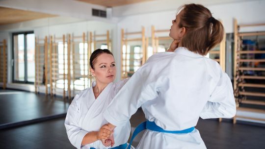 Jak cała rodzina może wspólnie trenować karate?