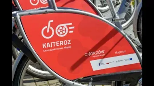 KajTeroz ponownie na ulicach Chorzowa. Do standardowych pojazdów dołączyło 45 rowerków dziecięcych