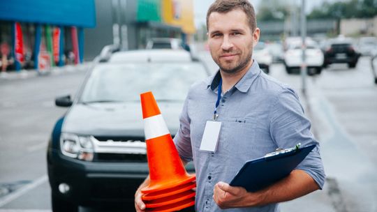 Kurs na prawo jazdy wysokiej jakości nie przygotowuje tylko do egazminu