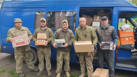 Kursuje busem z Chorzowa do Bachmutu i pomaga dotkniętym tam wojną. Akcja humanitarna dla Ukrainy nieustannie trwa!