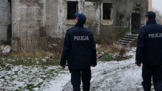 Nadchodzą silne mrozy. Policjanci wychodzą na ulice