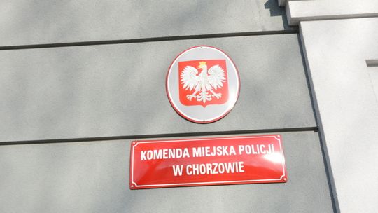 Nie wiedział, że jest osobą poszukiwaną. Udał się na policję aby zgłosić oszustwo