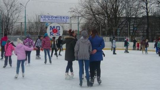 Orkiestra zagra na lodowisku