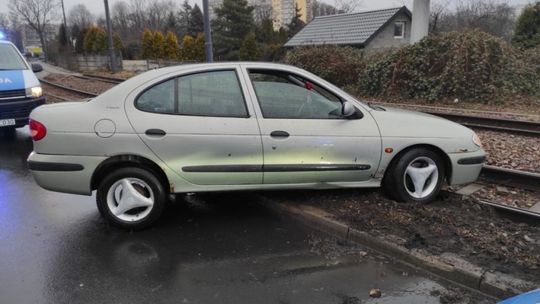 Pijany kierowca wjechał na torowisko. Zatrzymał go... komendant policji!