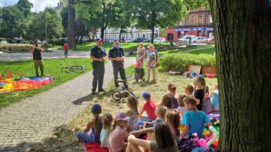 Policjanci spotkali się z młodymi mieszkańcami "Cwajki"