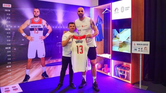 Szafka NBA z pamiątkami Marcina Gortata. Nowa ekspozycja na Stadionie Śląskim 