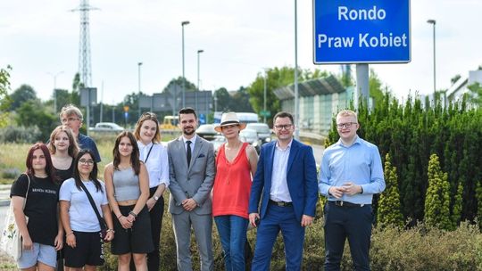 Zasiali łąkę na chorzowskim rondzie. Inicjatywa ta wiąże się z pewnym ważnym przesłaniem