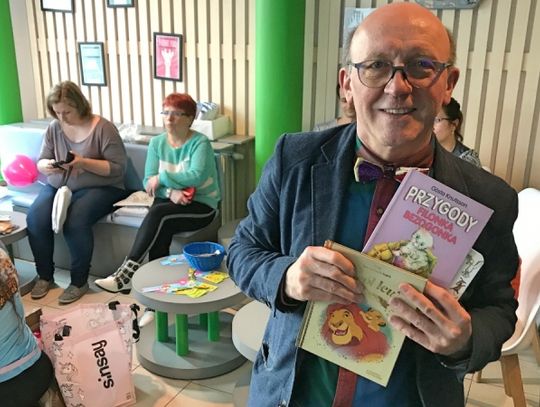 Artur Barciś otworzył Zaczytaną Bibliotekę w chorzowskim szpitalu