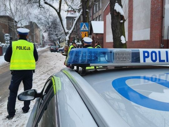 Bezpieczne przejście i skrzyżowanie - wspólna akcja edukacyjna policji, straży miejskiej i MZUiM