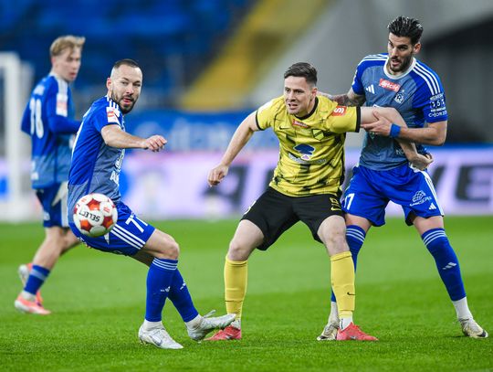 Bezradny Ruch w starciu z Wieczystą Kraków. Niebiescy przegrali po golach Paulinho i Semedo