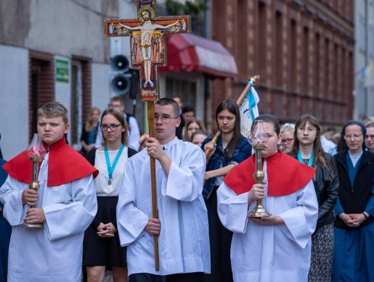 Boże Ciało w Chorzowie. Tłumy mieszkańców wzięły udział w procesjach [ZDJĘCIA]