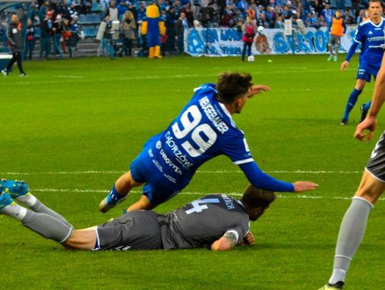 Brak pomysłu na grę, sporo błędów i gol samobójczy. Ruch przegrywa w Pruszkowie!