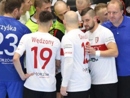 Chaos w Clearexie. Miozga ponownie rezygnuje, a klub drugi raz sięga po Krzyśkę