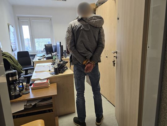 Chciał wyjść ze sklepu nie płacąc za towar. Okazało się, że ma na swoim koncie więcej przewinień
