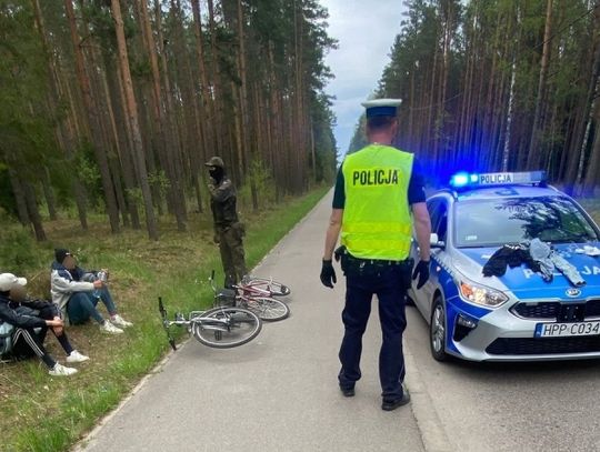 Chcieli nielegalnie przekroczyć granicę. Zatrzymali ich chorzowscy policjanci