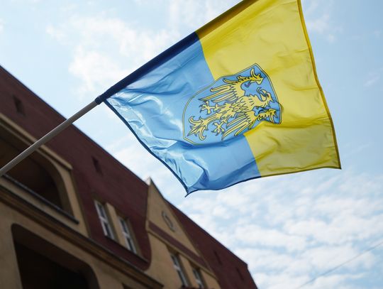 Chodź, pomaluj mój świat na żółto i na niebiesko! Wielkimi krokami zbliża się Dzień Śląskiej Flagi!