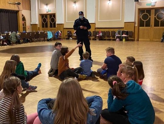 Chorzowscy policjanci radzą jak bezpiecznie spędzić ferie