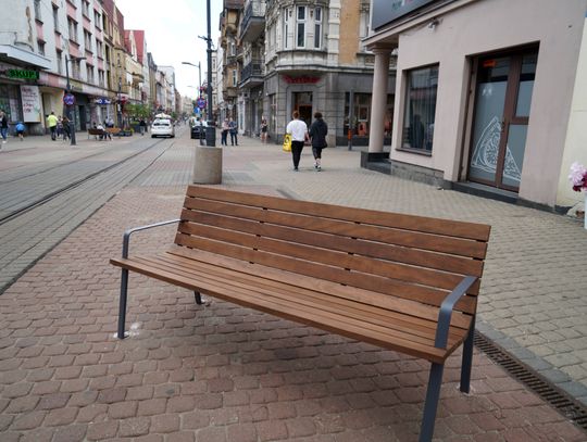 Co sądzisz o nowych ławkach na “Wolce”? Miasto chce poznać Twoją opinie