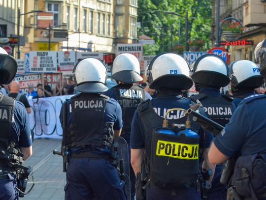 Czarna Manifestacja przeszła ulicą Wolności. Kotala odpowiada: "Nie zapomniałem, co obiecywałem podczas wyborów" [ZDJĘCIA]
