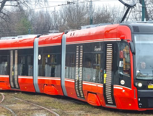 Cztery nowe tramwaje typu "PESA Twist" trafiły do Chorzowa, ponad pół roku przed planowanym terminem