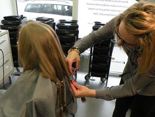 Dadzą włos by pomóc innym