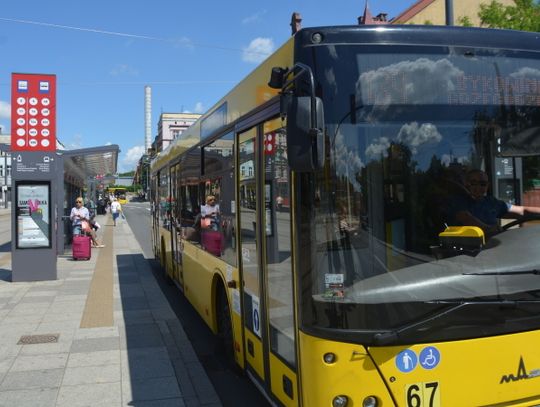 Darmowa komunikacja publiczna, uruchomienie linii specjalnych i zmiany w rozkładach jazdy na Wszystkich Świętych. Sprawdź szczegóły!
