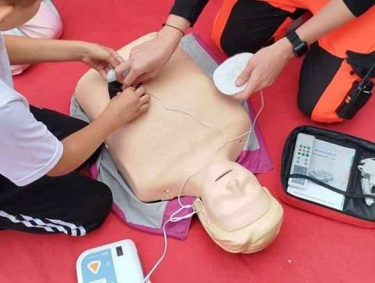 Defibrylatory AED w Świętochłowicach. Sprawdź, gdzie w mieście są dostępne urządzenia!
