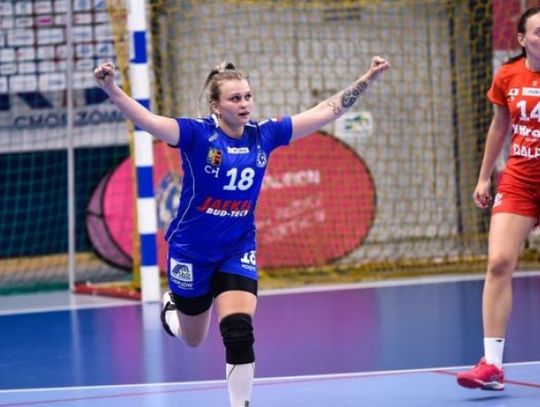 Drugi zespół szczypiornistek umocnił się na prowadzeniu