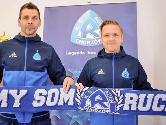 Dwa wzmocnienia, dwóch testowanych