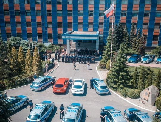 Dwie nowe hybrydy zasiliły flotę chorzowskiej policji