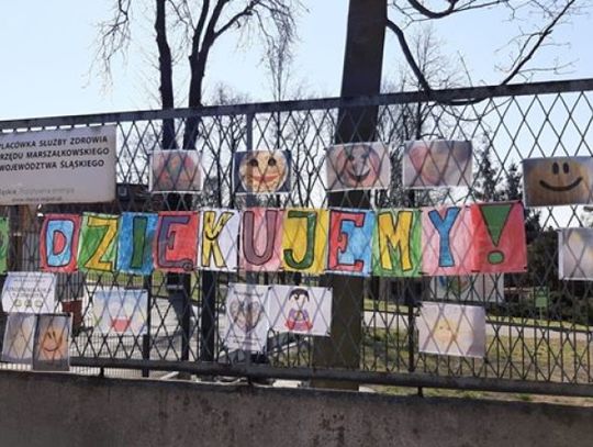 Dzieci podziękowały pracownikom szpitala