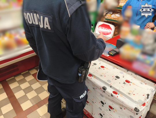 Dzielnicowi kontrolują sklepy. Sprawdzają, czy alkohol nie trafia do nieletnich