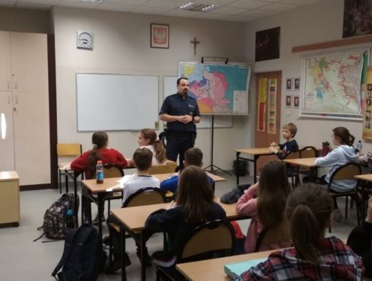 Dzielnicowi spotkali się z piątoklasistami 