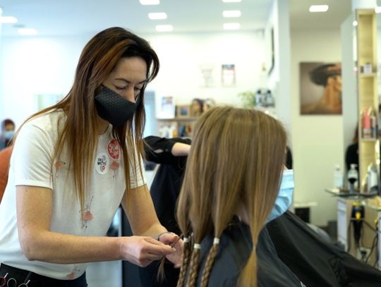 Dziewczyny dały włos