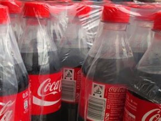 Gazeta: Ze sklepów w całej Polsce wycofano Coca-colę Light. Koncern wyjaśnia