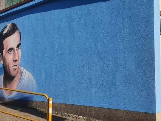 Gerard Cieślik bohaterem nowego muralu na ścianie Szkoły Podstawowej nr 21 w Chorzowie