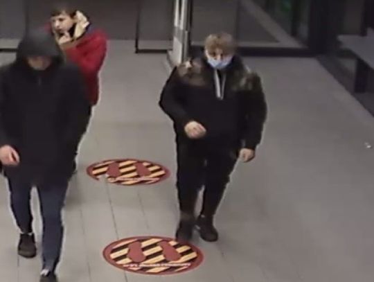 Grozili ekspedientce, teraz szuka ich policja