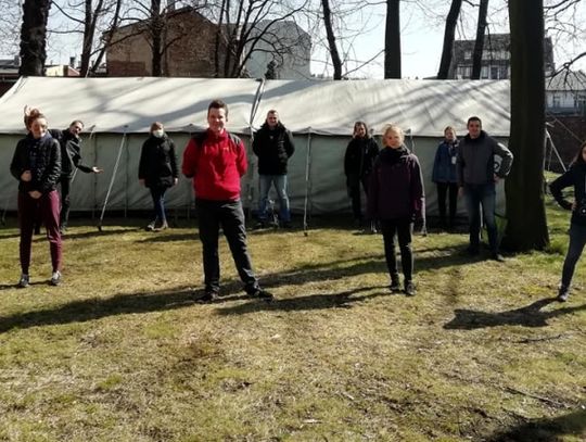 Harcerze rozstawili namioty dla ZSM