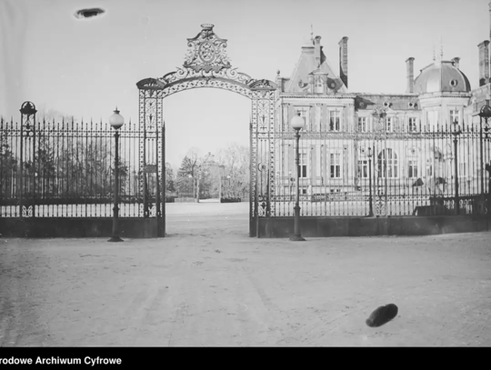 Historyczna brama „Małego Wersalu” wróci do Świerklańca! W środę podpisano umowę w tej sprawie