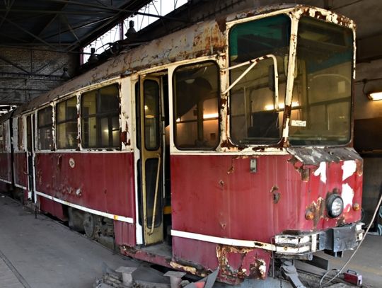 Historyczny Wagon 102N stanie się zabytkiem? "To nie jest taki zwykły tramwaj - to solidny kawałek komunikacyjnej i lokalnej historii"