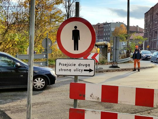 Jutro rusza drugi etap remontu jezdni ulicy Stalowej, od wczoraj trwają prace na ul. Maciejkowickiej [ZDJĘCIA]