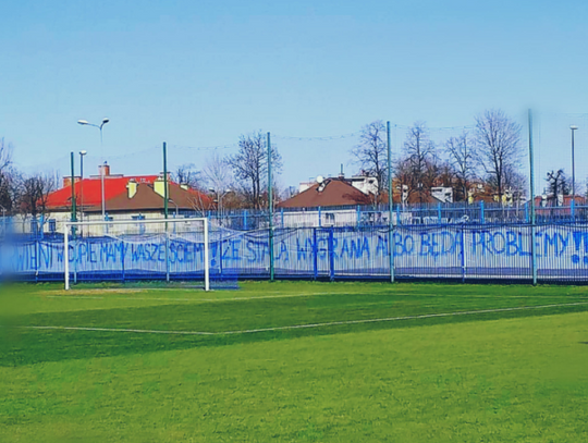 Kibice grożą piłkarzom