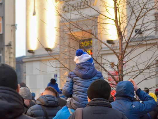 Kibice manifestowali pod urzędem miasta [ZDJĘCIA]