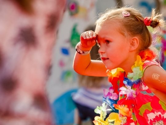 Kilkaset dzieci będzie puszczać bańki mydlane