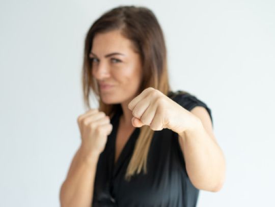 Kobiety uczą się samoobrony